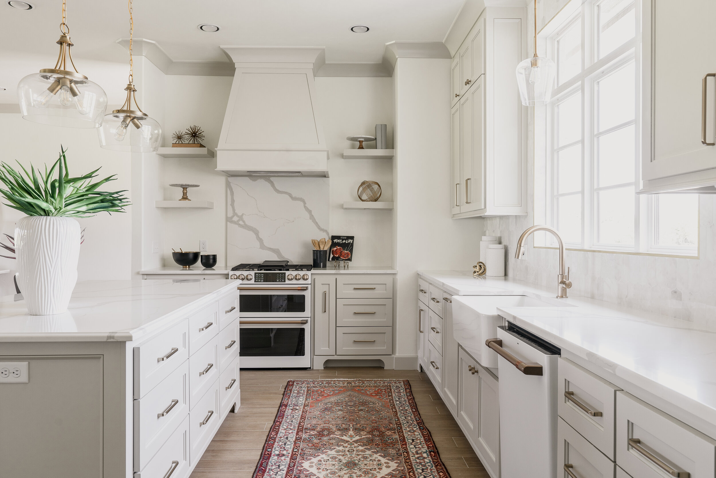 Open neutral kitchen