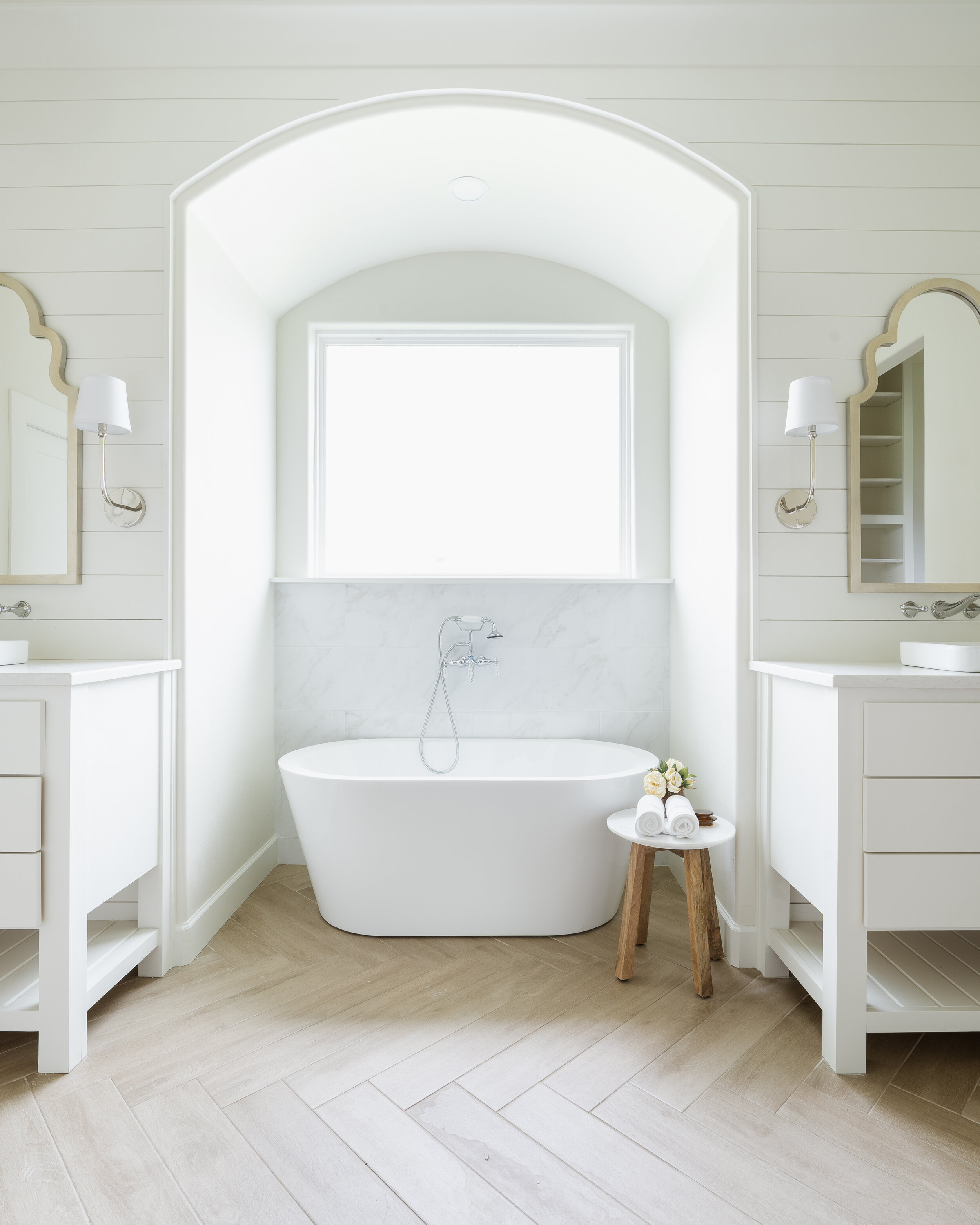 Large white bathtub 