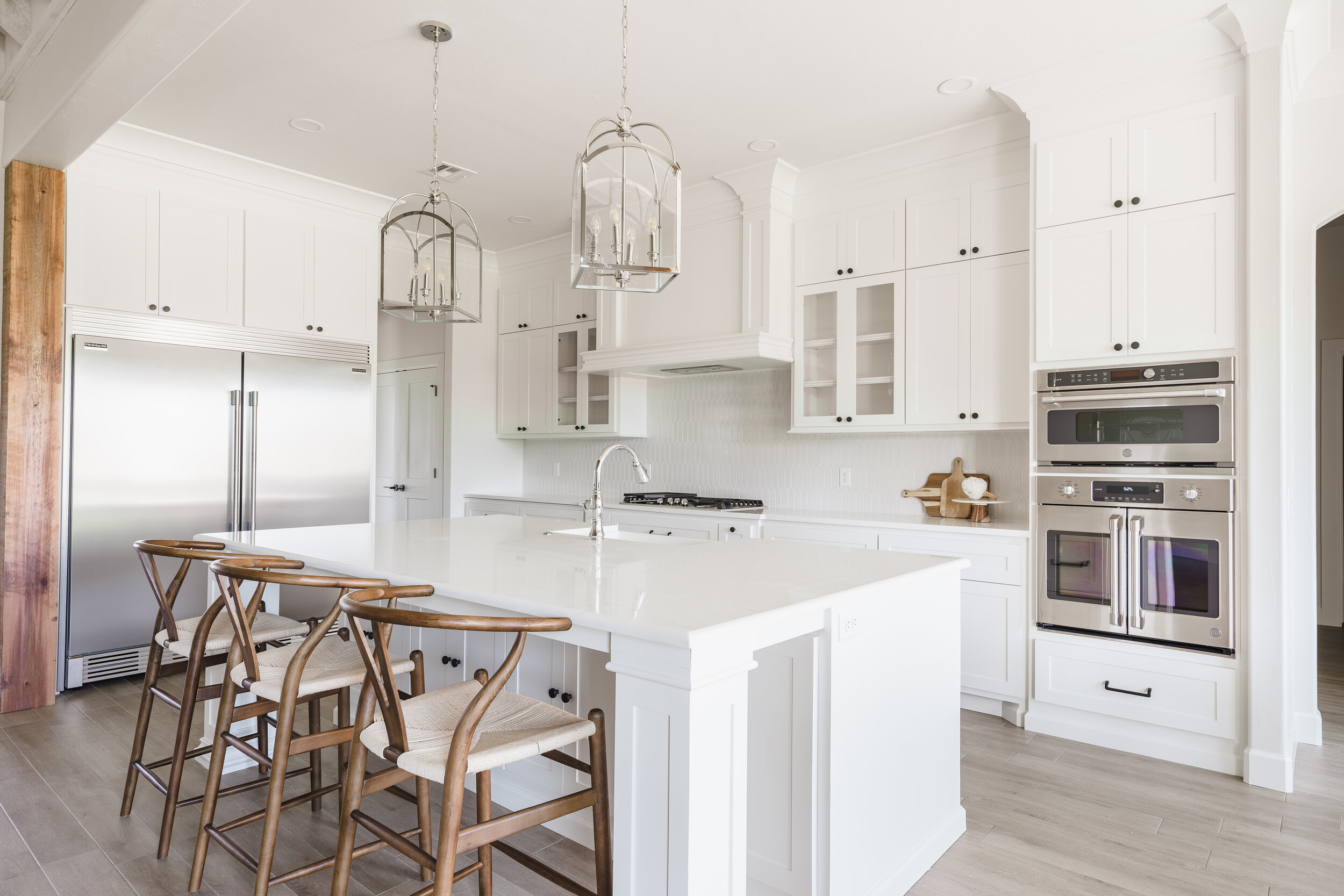 Large white kitchen island 