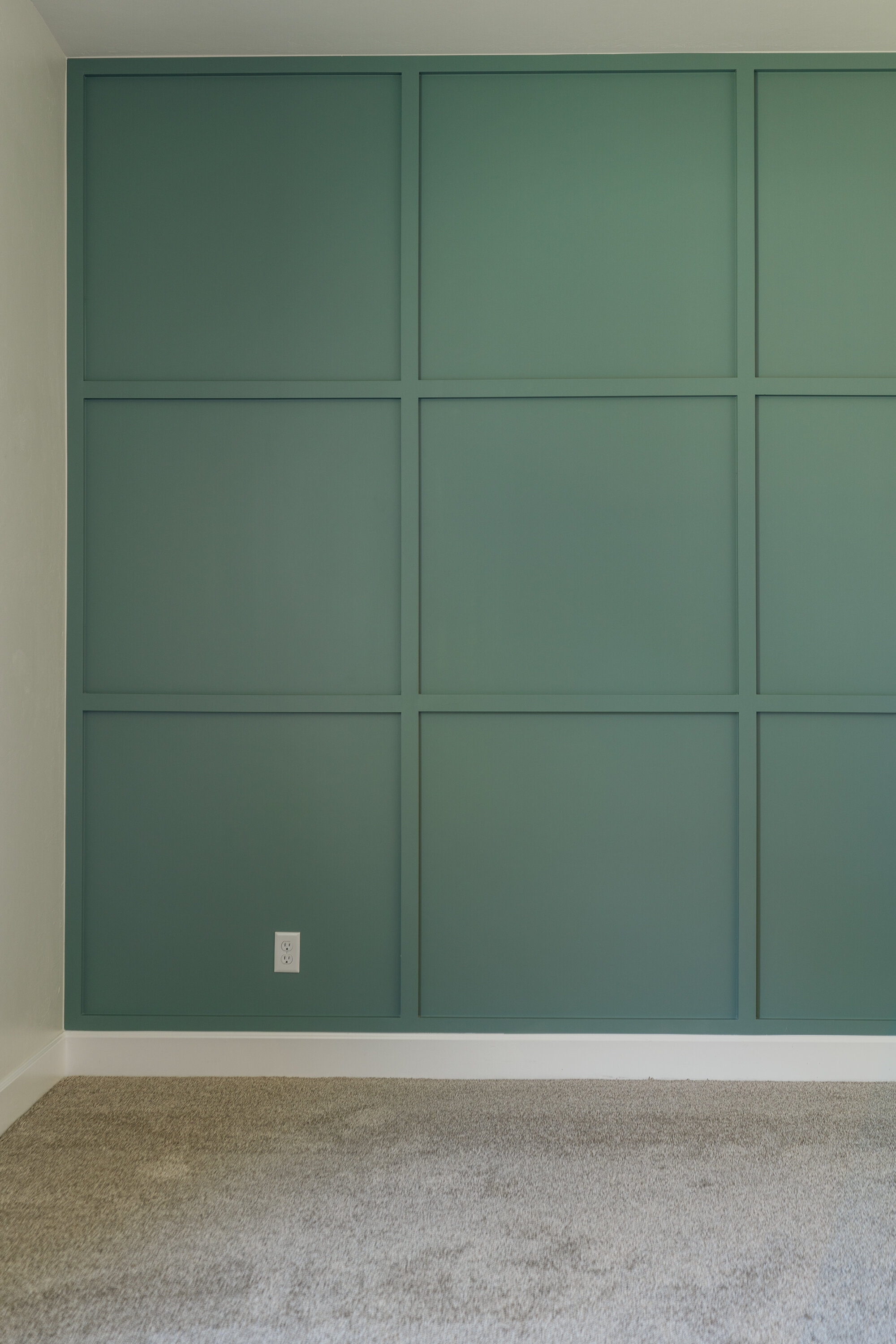 Green wall panelling 