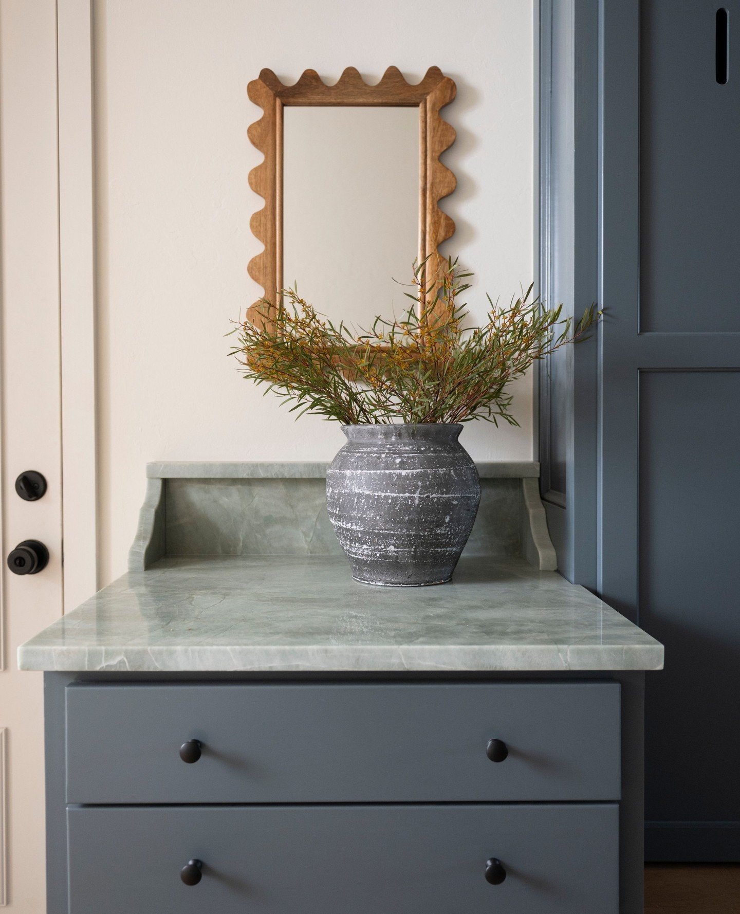 One of my favorite fellow designers said she was tired of designing mud benches... LOL  I get it! 🤣 Sometimes when you do it for a living you can get a little underwhelmed!  However, there is a lot to love about this one though!!⁠
⁠
⁠
#micahandco⁠
#