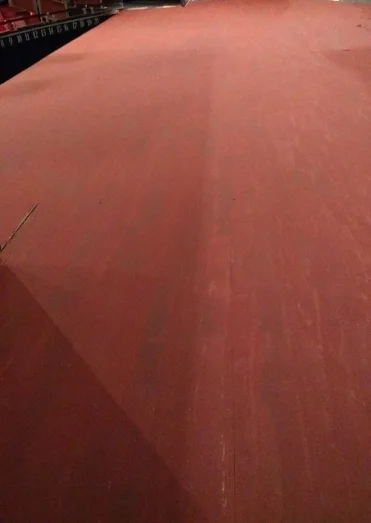  Floor started with a directional wet blend of red and brown. 