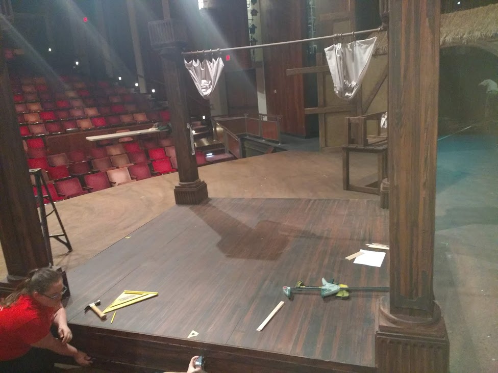  Finishing with a dark grain 