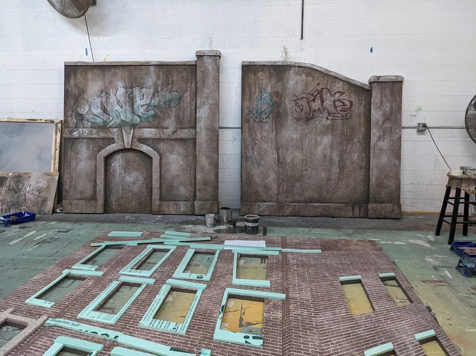  Backwall with texture, graffiti and dirty washes 