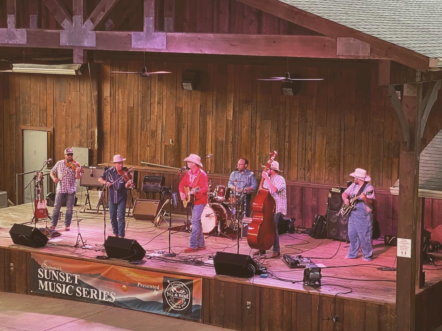 Had a great time playing to a socially distanced crowd this past weekend at the Great Smoky Mountains Heritage Center.