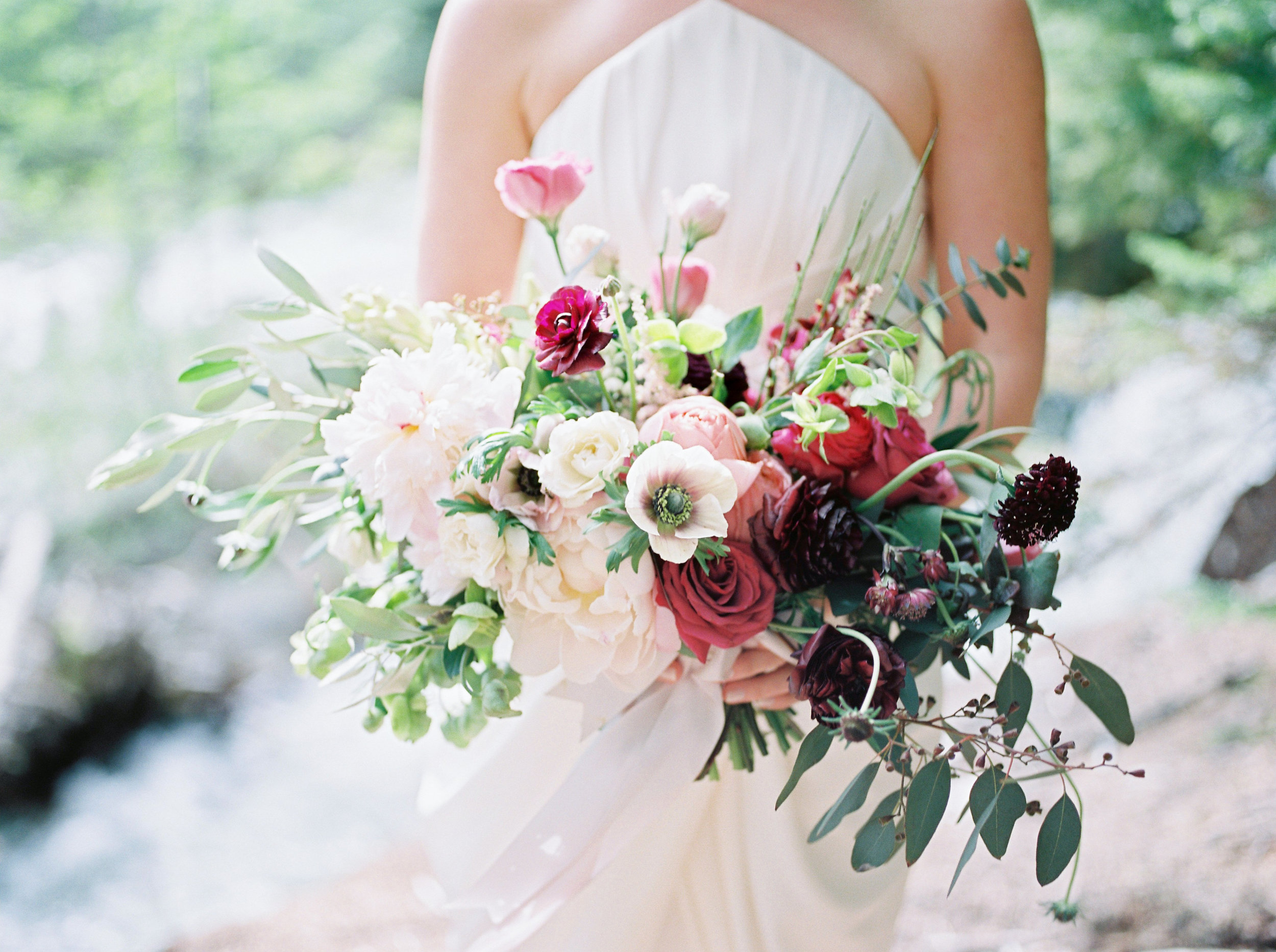 Bee & Dan Bouquet.jpg