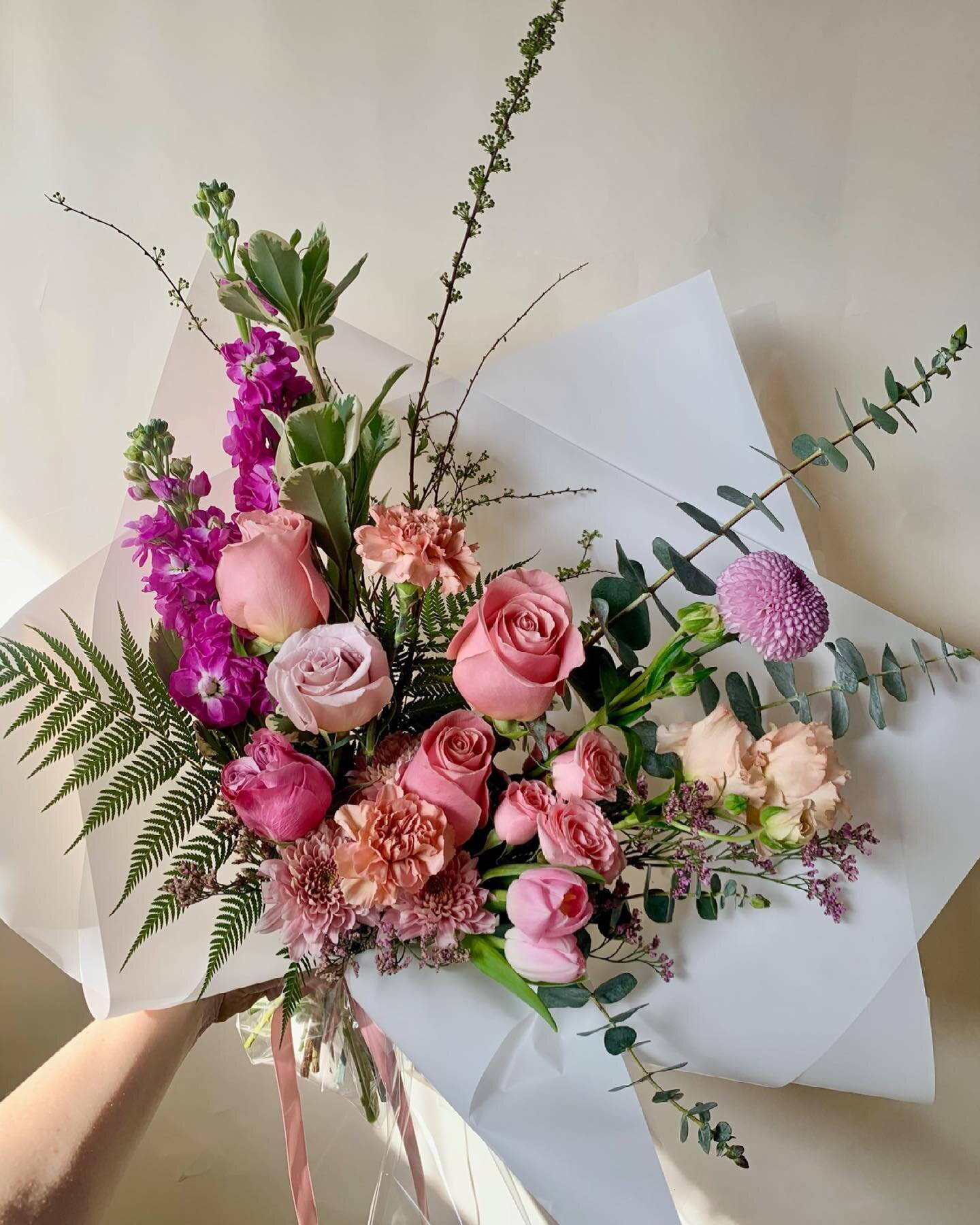 another soft pastel bouquet to add to the never ending collection of pink bouquets in my camera roll.... but who&rsquo;s complaining 😉

Happy Sunny Sunday!!