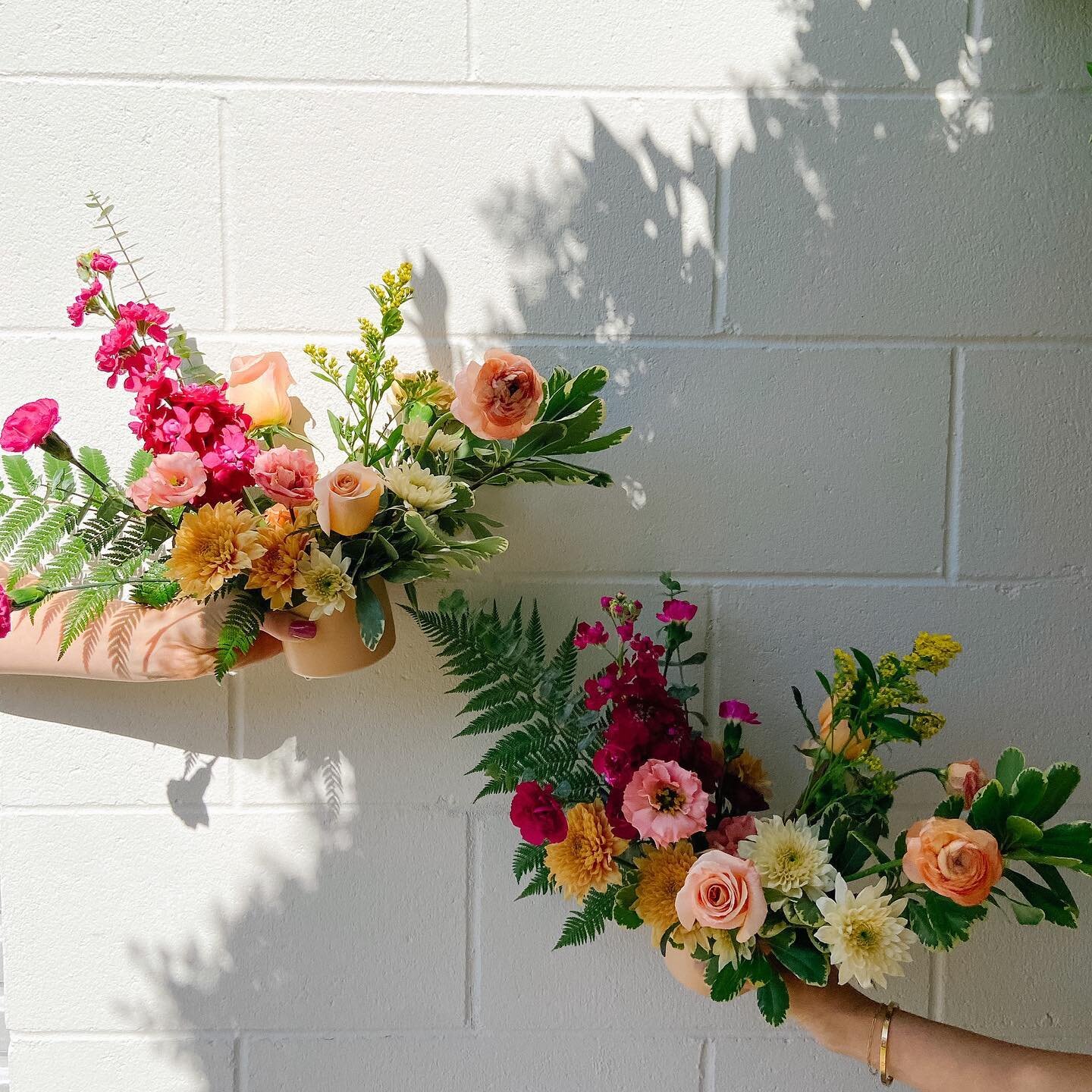 Know what's better than one cutie cocktail arrangement.. two ✌🏻 (the same thought process also applies to cocktails.. am i right?)
⠀⠀⠀⠀⠀⠀⠀⠀⠀
Tap the photo to check out our cute summer cocktail line up and pick yourself up something cute to start the