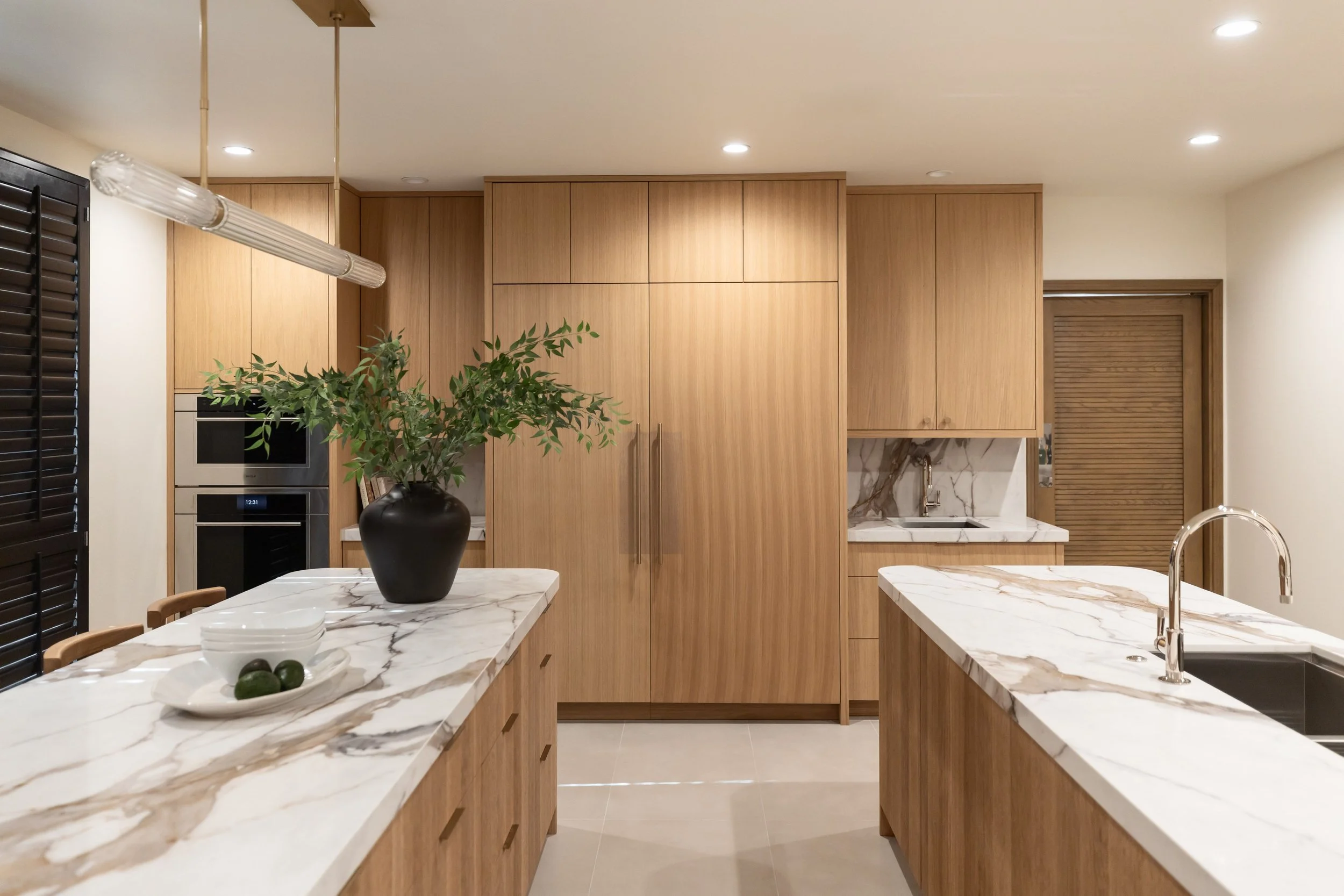 Modern Kitchen Interior Design by Suzanne Rugg Interior Design in Scottsdale, AZ (4).jpg