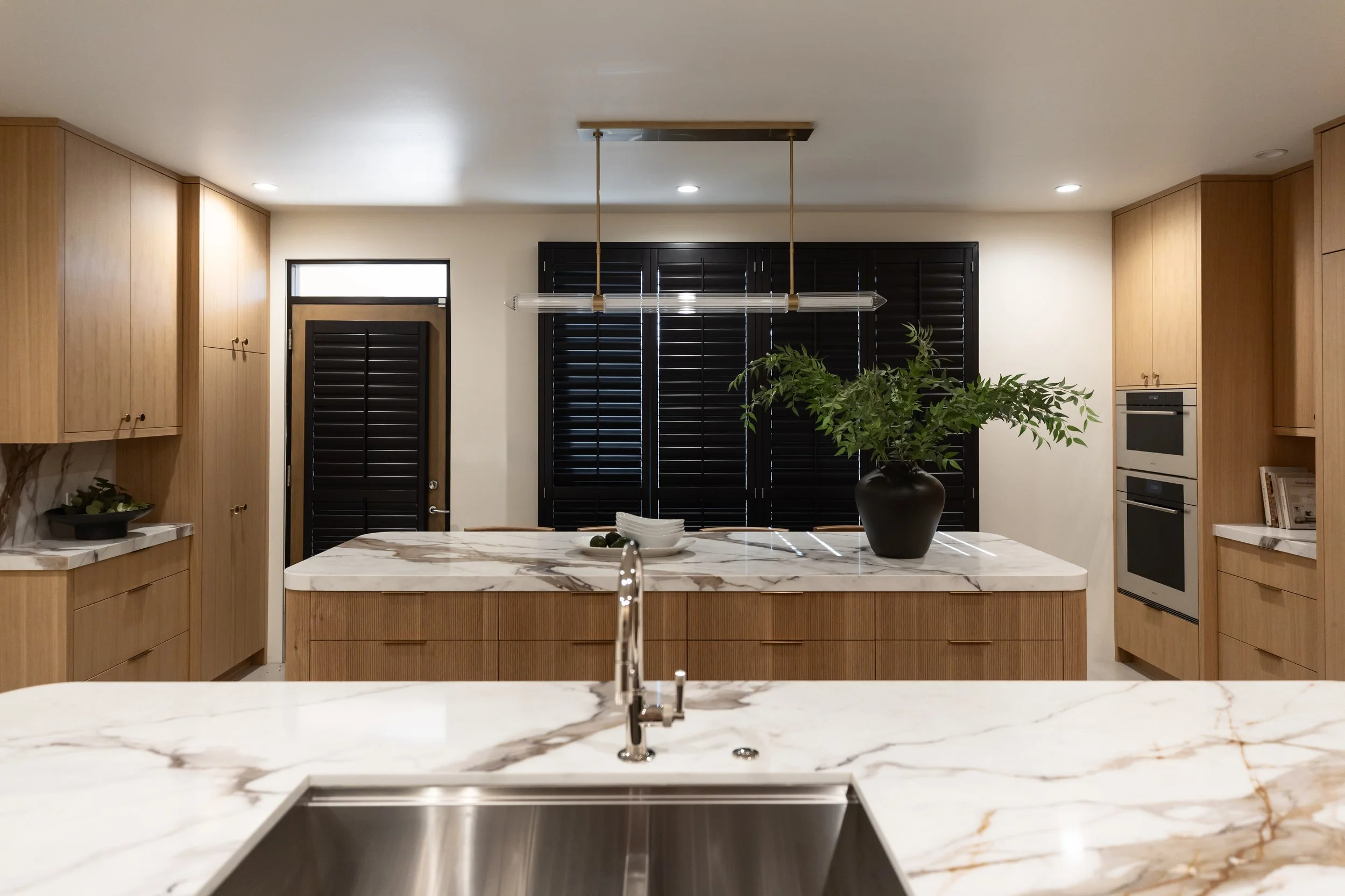 arcadia-warm-modern-kitchen-integrated-storage.jpg