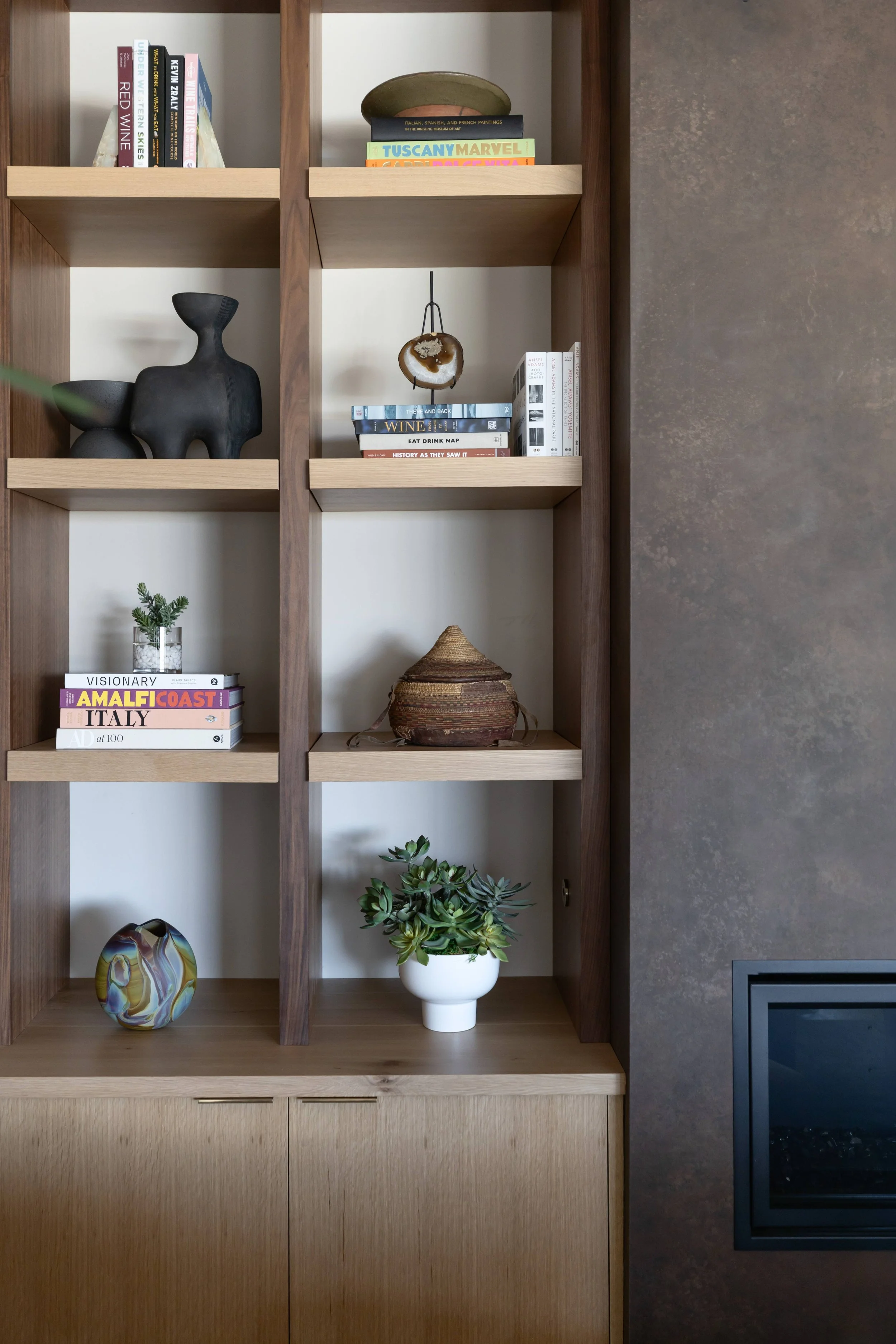 15 Scottsdale interior designer styled builtin bookshelf.jpg