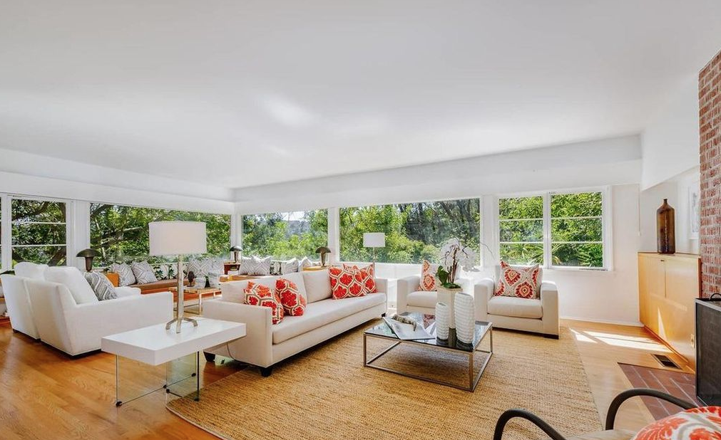 8044 Woodrow Wilson Drive, Hollywood Hills Sold - $1,790,000
