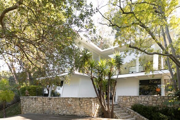 3343 Adina Drive, Hollywood Hills Sold - $2,500,000