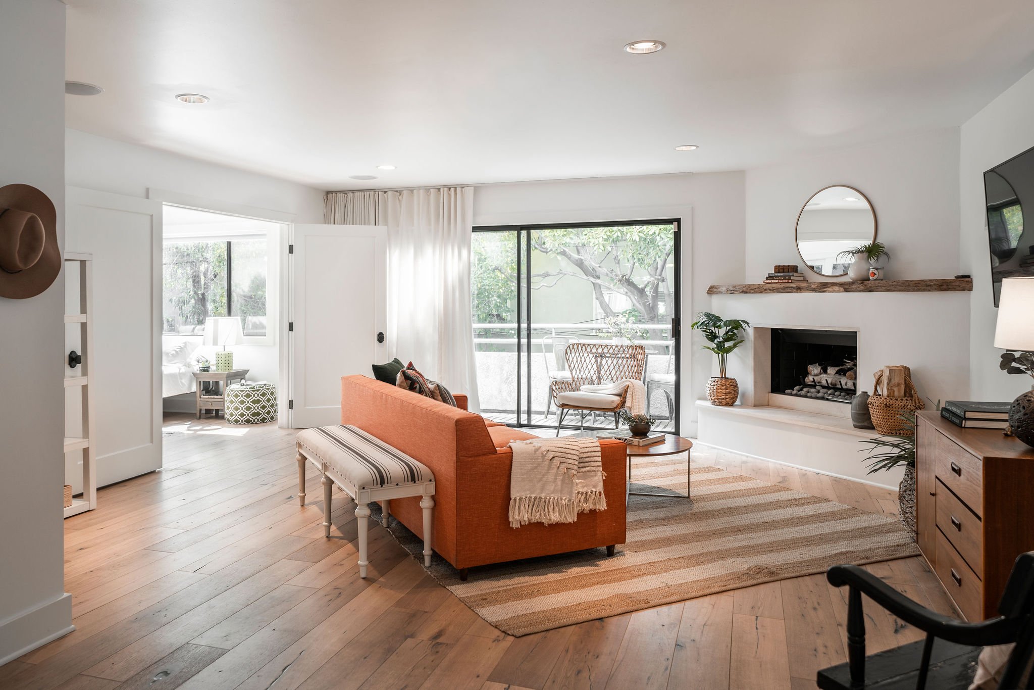 805 N West Knoll Dr #3, West Hollywood Sold - $1,077,000