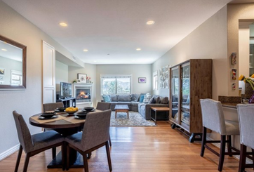 11504 Moorpark Street #303, Studio City Sold - $745,000