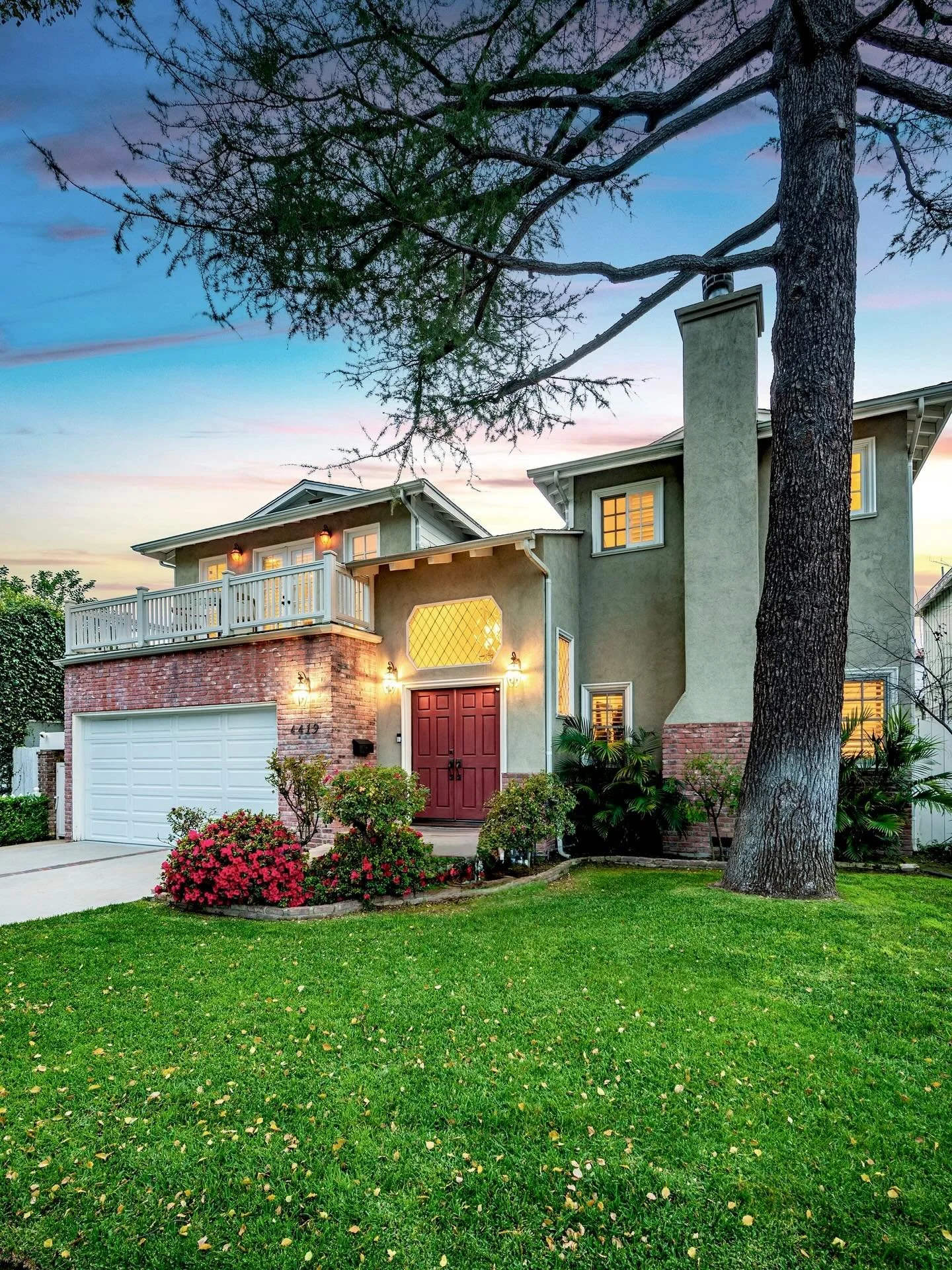 Just Sold! So happy for our sweet friends and clients who just closed on their beautiful new home in Toluca Lake 🤍