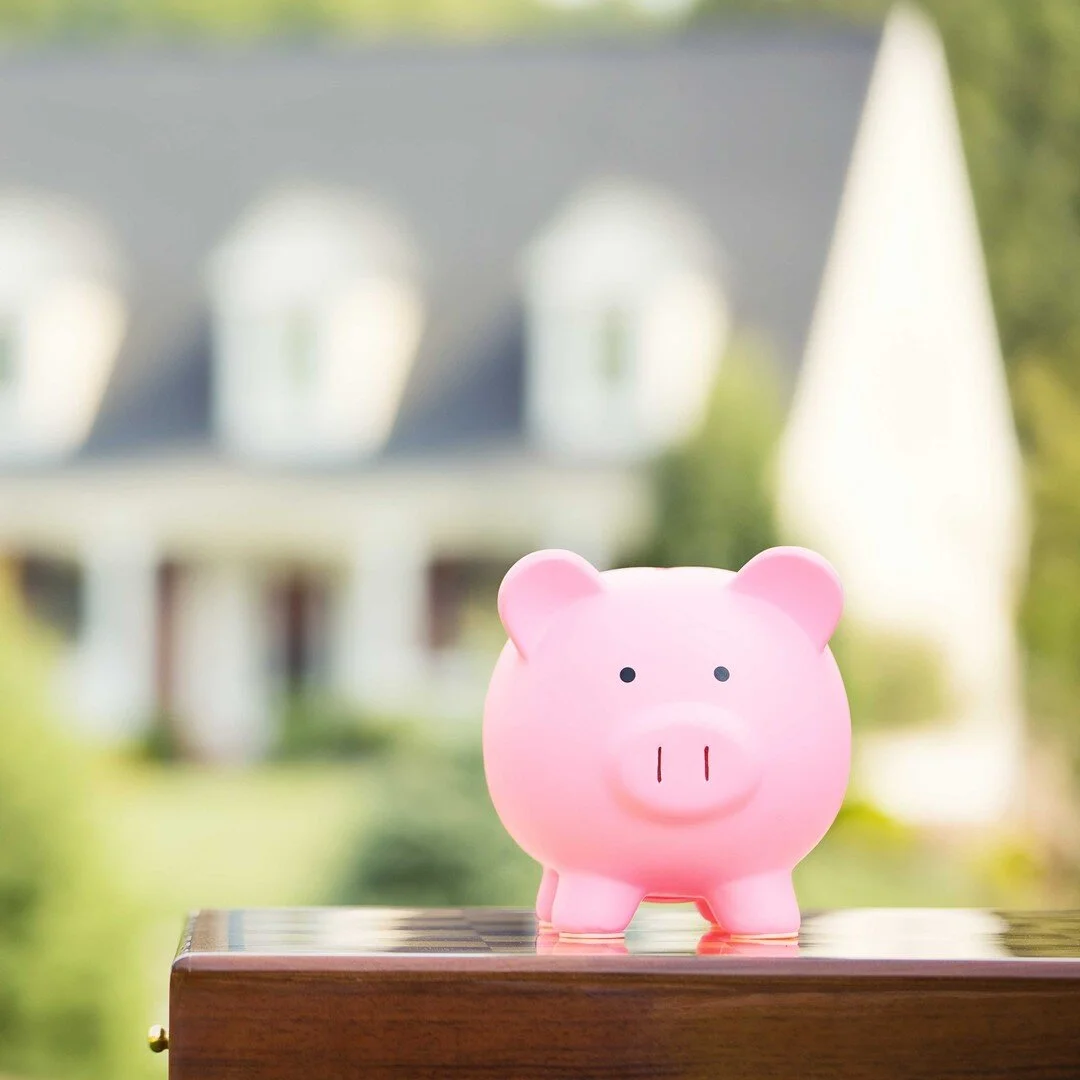 Paying off your mortgage quickly so that you have a fully paid for home &amp; paying off your mortgage slowly so that you can invest money are BOTH good strategies. ✅

Tip: Be careful when refinancing your home! If you're 10 years into a 30-year mort