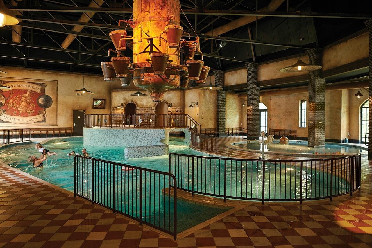 The Badhuys pool complex at Efteling Bosrijk offers something for guests of every age, with a pool for infants, a pool for toddlers and a pool for adults with a jetted ‘rapids’ section and an elevated jacuzzi.