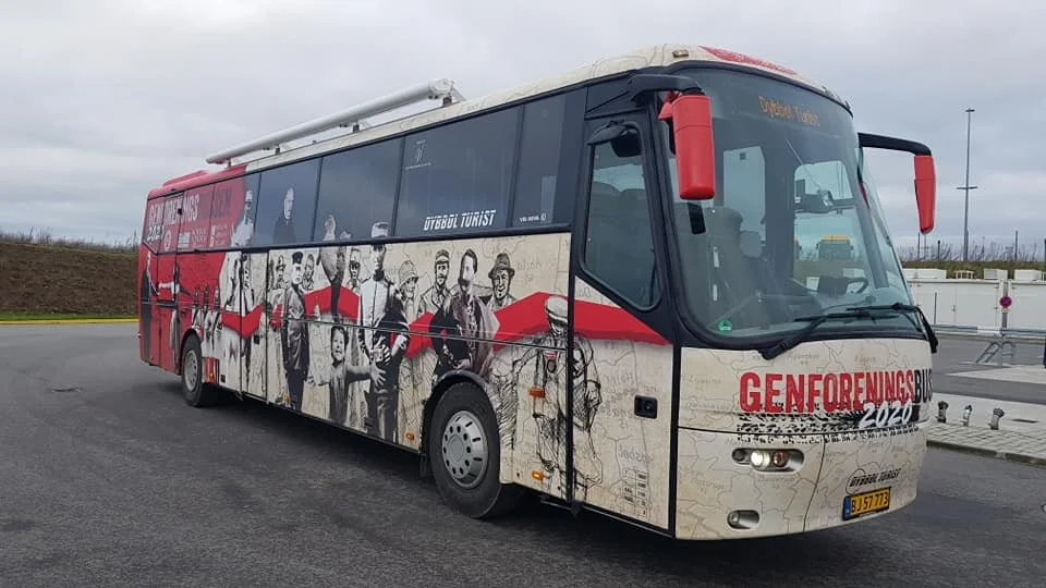 Genforeningsbussen 1.jpg
