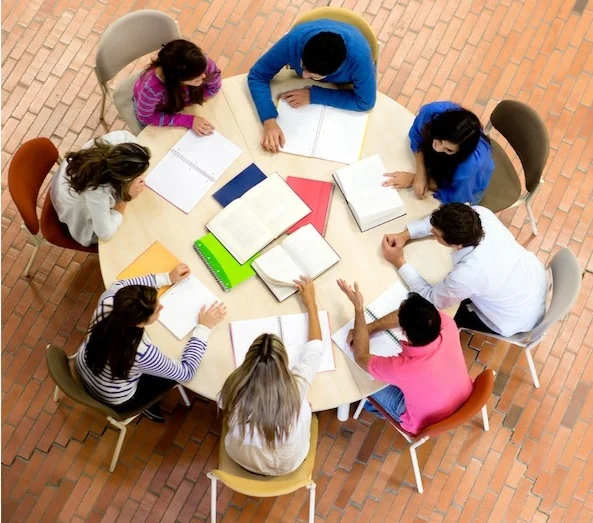 students%2Bstudying.jpg