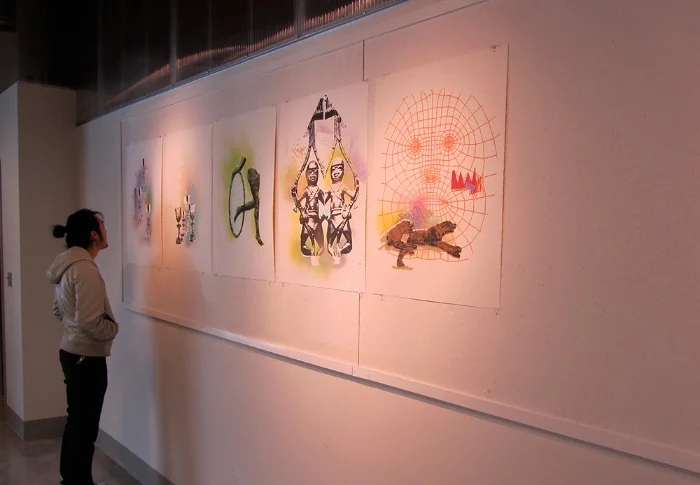 John Hunter viewing the in-progress work of fellow Jerome Resident Justin Sehorn