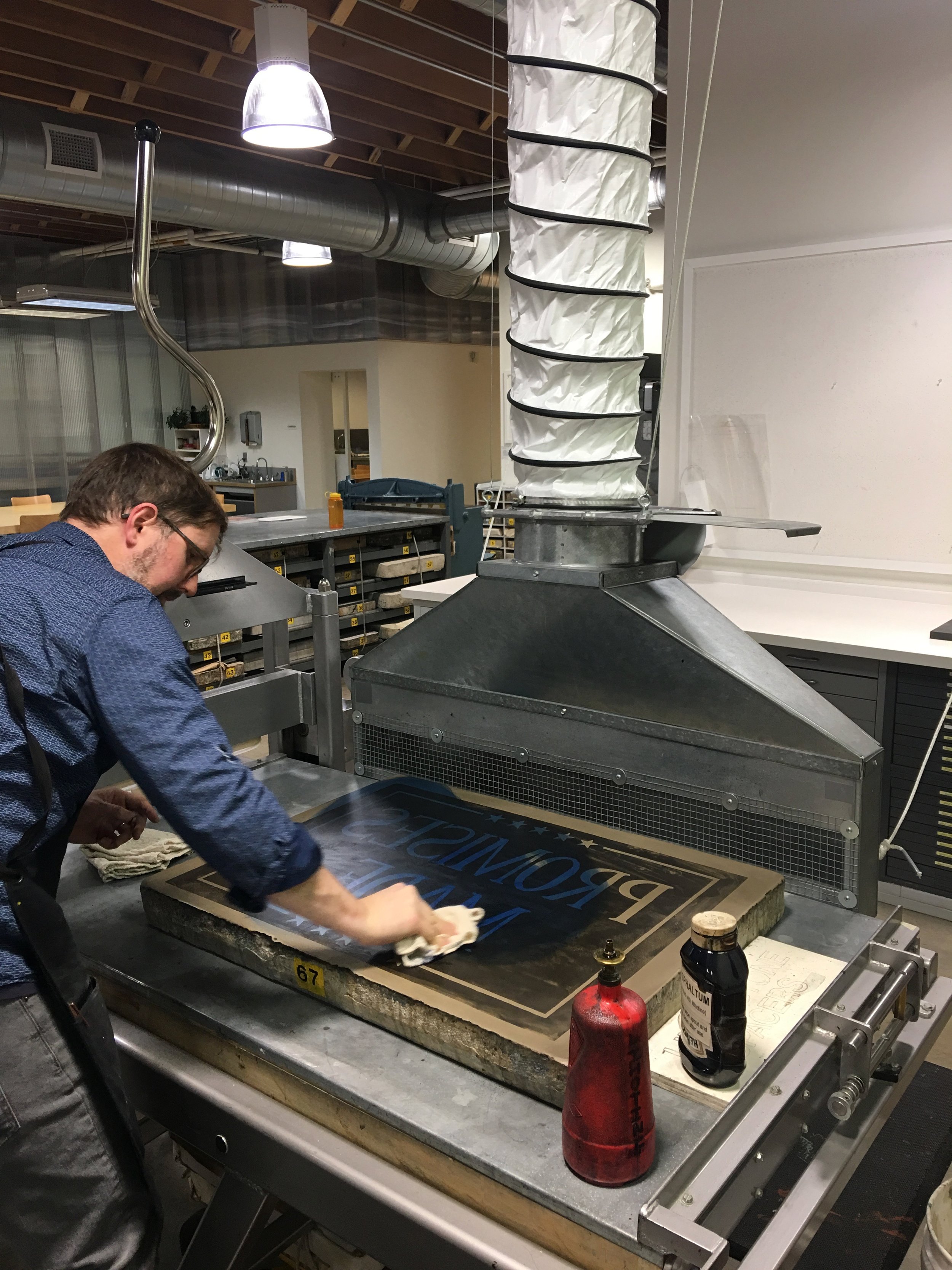 Processing a litho stone