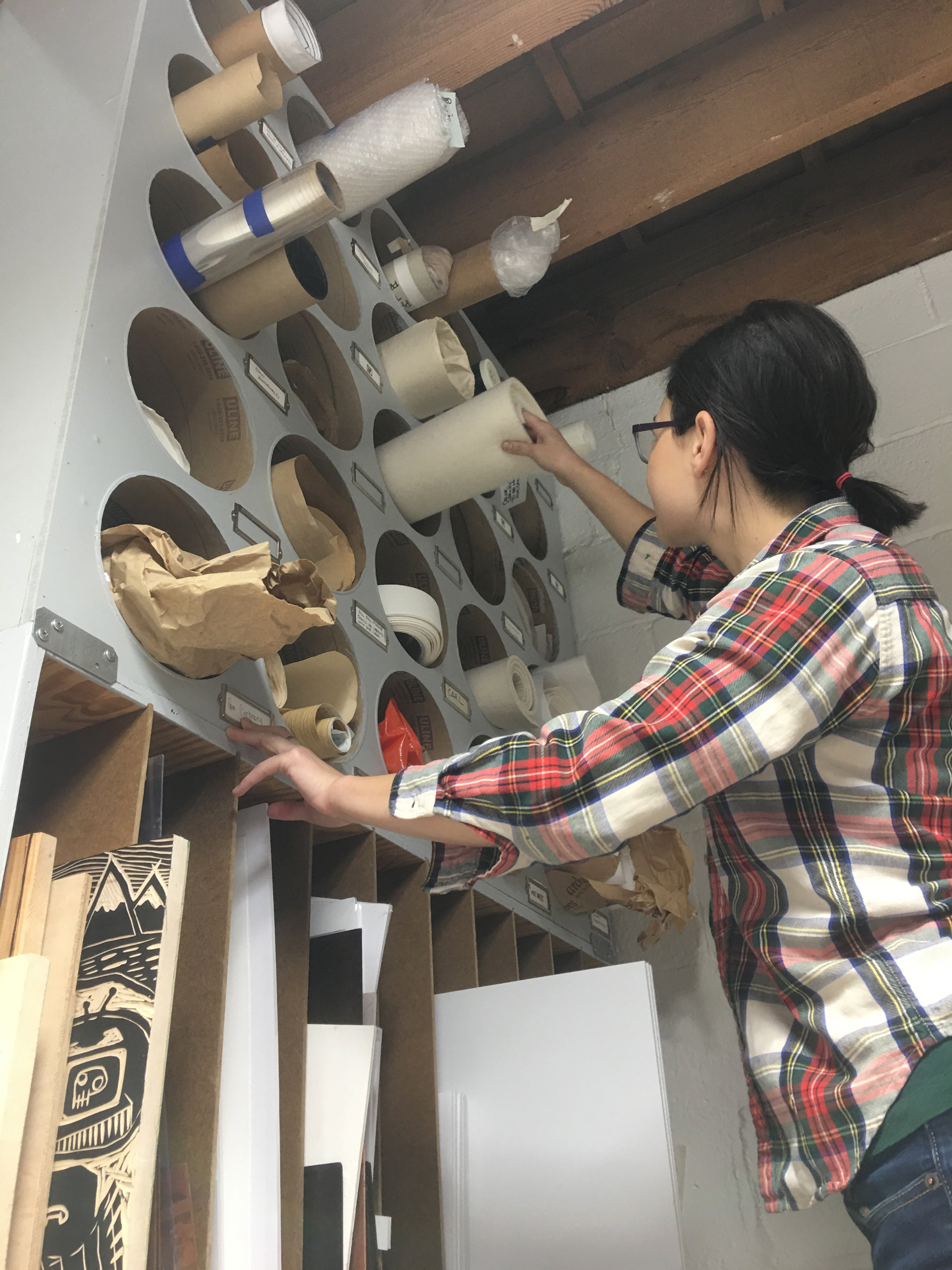 Storage for large and roll materials