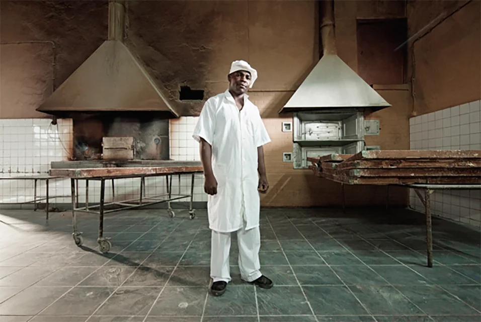 Filipe Branquinho, Jorge Macate, Padeiro (Jorge Macate, Baker), 2011. Courtesy the artist.