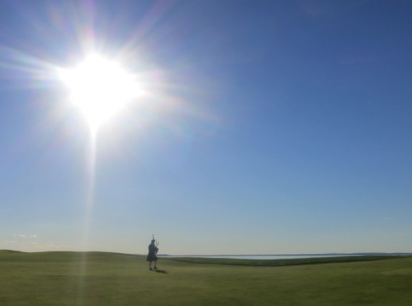 2013walkercupflagbagpipe.jpg