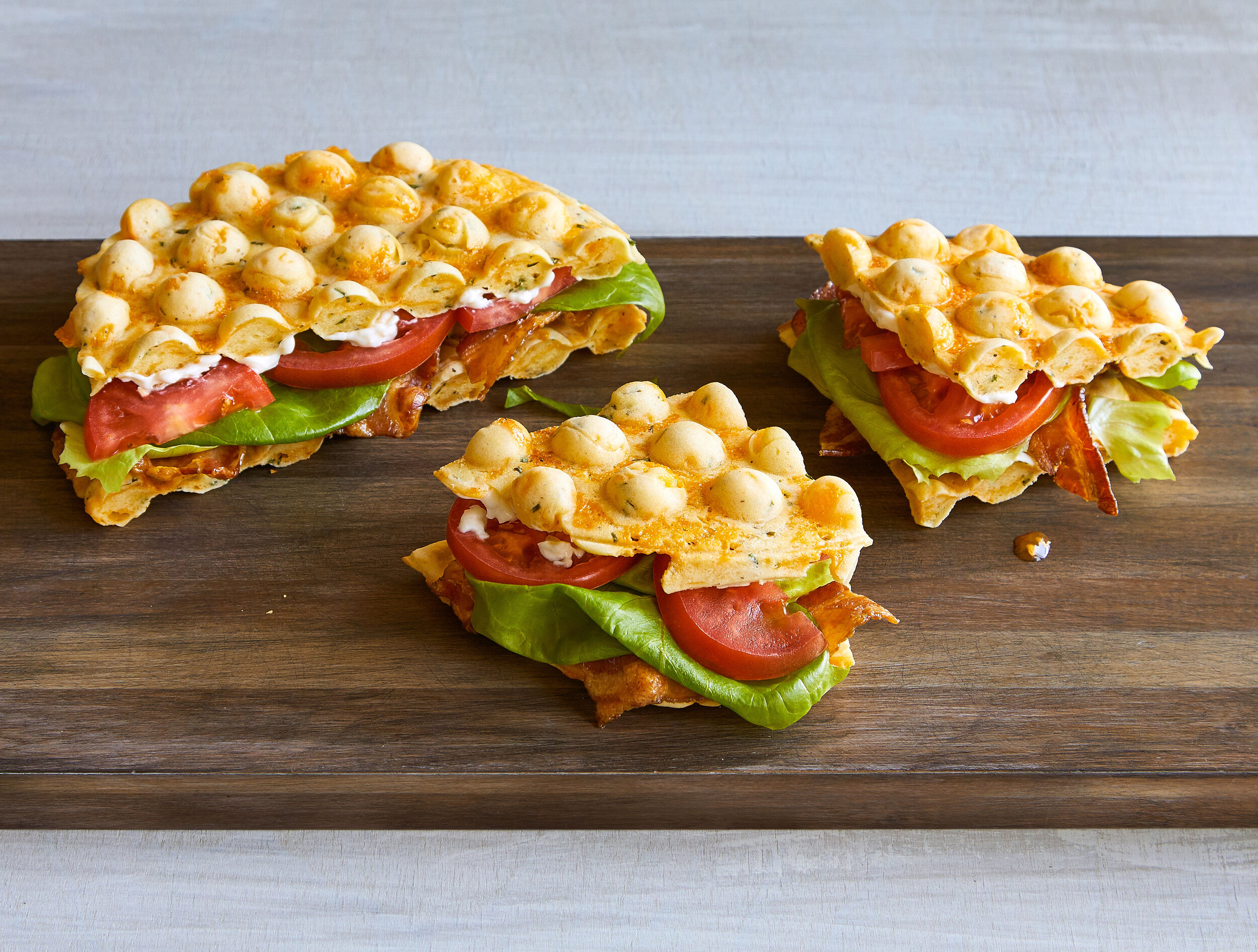 100080_Cheddar-Chive-Bubble-Waffle-BLT_SS19_V05_RT.jpg