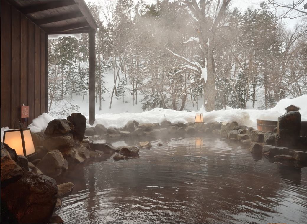 La Vista Akangawa’s outdoor onsen in the snow. So lovely to be cold and warm at the same time. (The image was taken from the hotel's website as photography is forbidden in the onsens)