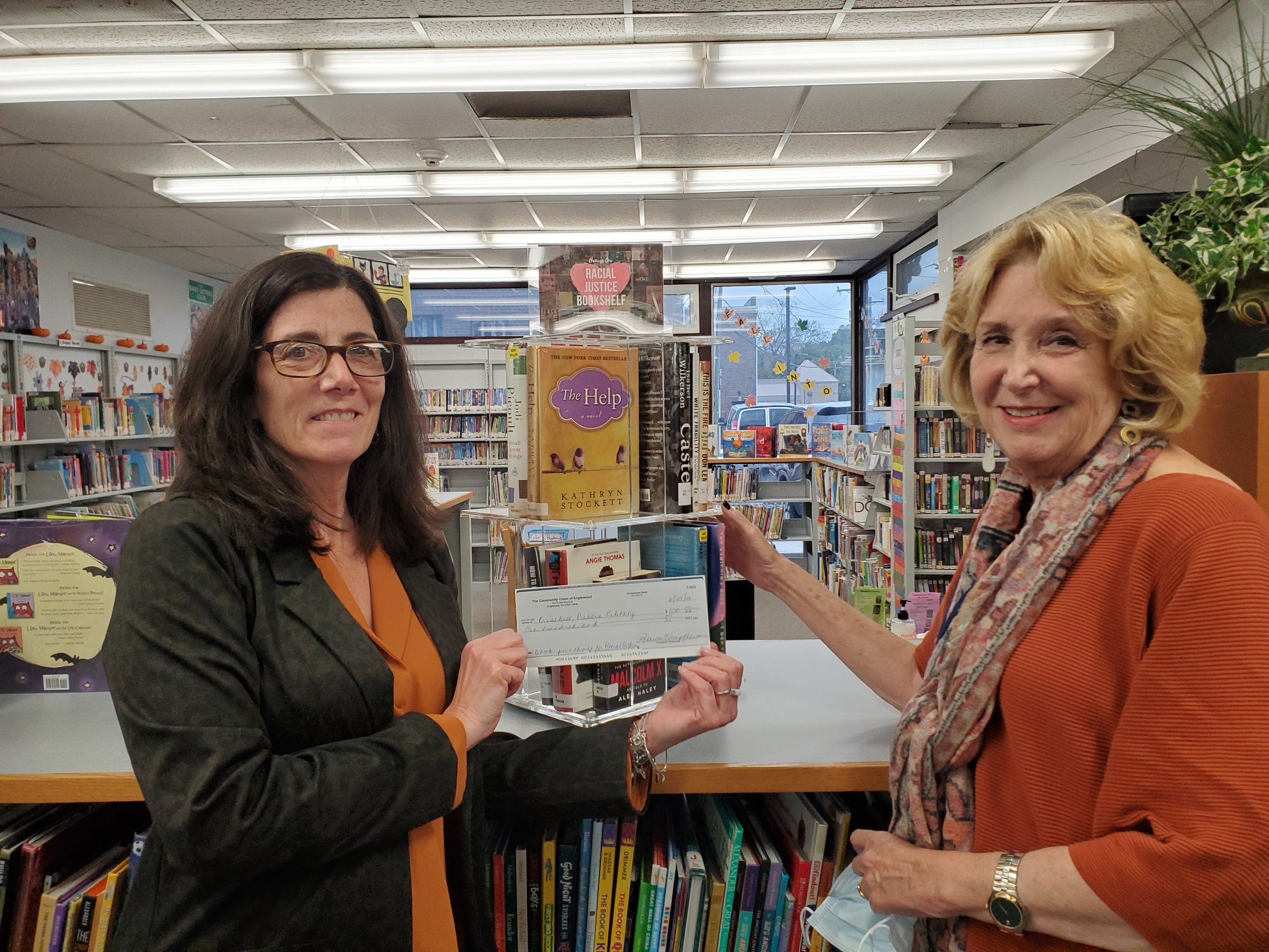  LauraChumas Cresskill librarian; Shelly Wimpfheimer, The Community Chest 