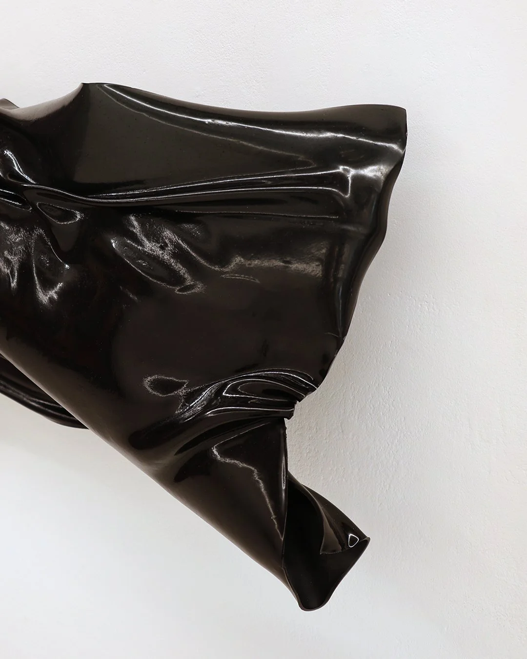 Ellen Ferrier 'Steadies the dark'_2.jpg