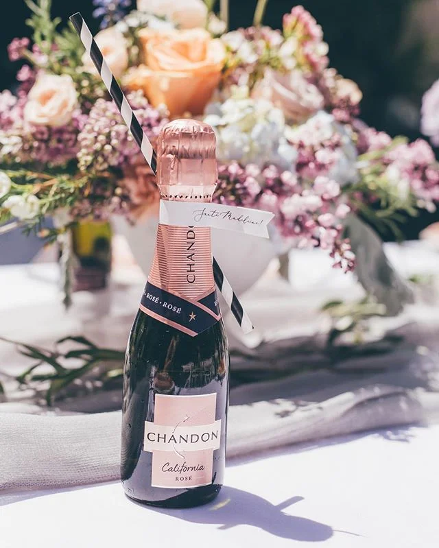 I mean&hellip; when is mini Chandon not the cutest?! Just pop the bottle, dip the straw, and you&rsquo;re good to go!

Photo | @ashleystreff 
Rentals | @premiere_rents 
Linen | @latavolalinen