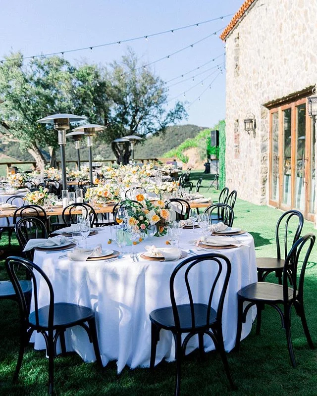 Just a sneak preview of last weekend&rsquo;s wedding&hellip;we&rsquo;re in love with how it all came together

Photo | @taylorcolephoto
Florals | @emblemflowers
Rentals | @premiere_rents
Paper Goods | @jackiechendesign