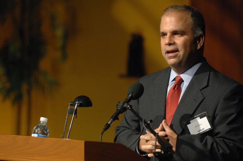 Executive Producer and WTTW Senior Vice-President: Dan Soles Dan oversees all WTTW program acquisitions and nationally presented productions. Dan is also active on advisory boards guiding PBS productions, including American Public Television and ITVS. He has been at WTTW for 20 years and served as President of the Public Television Programmers Association.