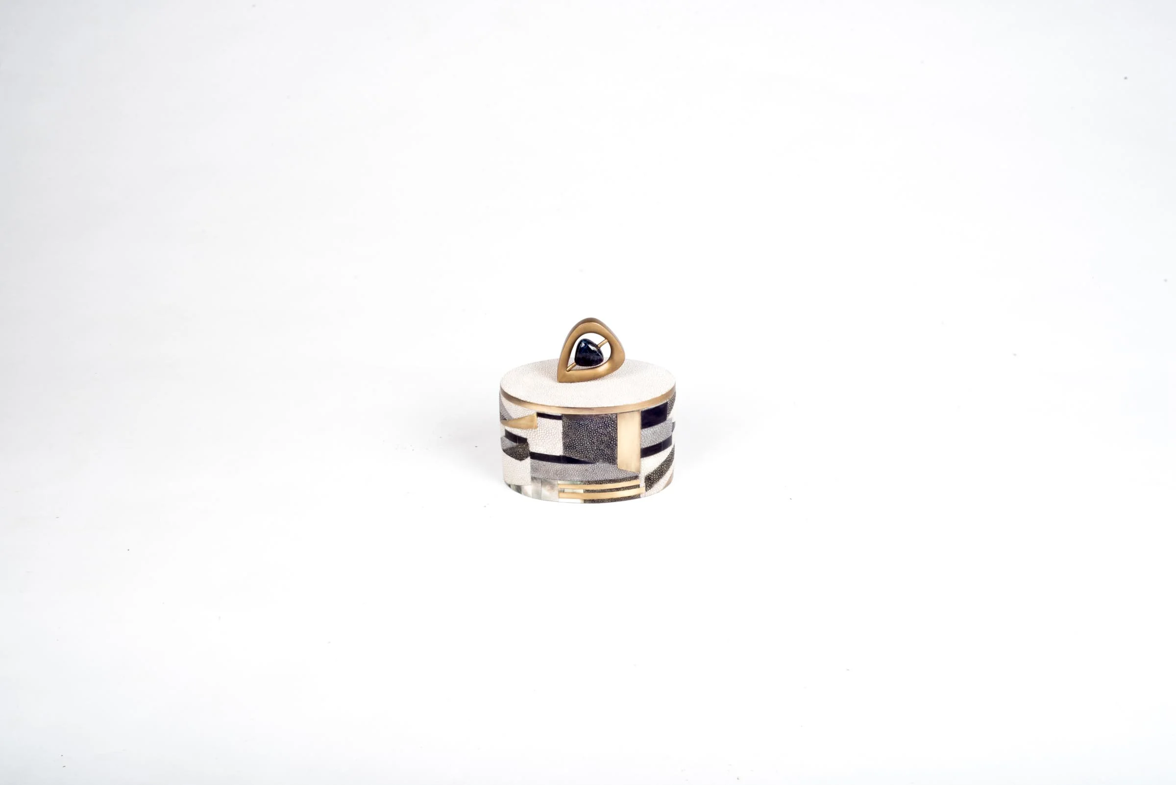 KB10-TD-D139-V3-Product-shop-Kifu-Paris-Texture-Shagreen-Shell-Interior-Tabletop=Decor-Accesories-Furniture.jpg