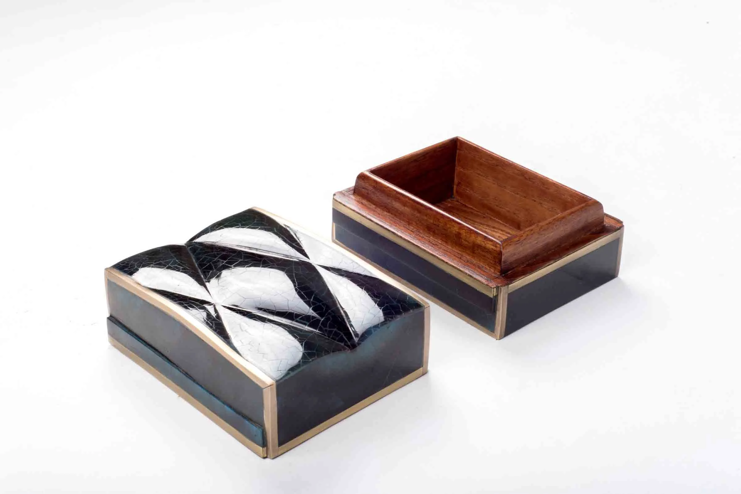 KB06S-L25-V3-Product-shop-Kifu-Paris-Texture-Shagreen-Shell-Interior-Tabletop=Decor-Accesories-Furniture.jpg
