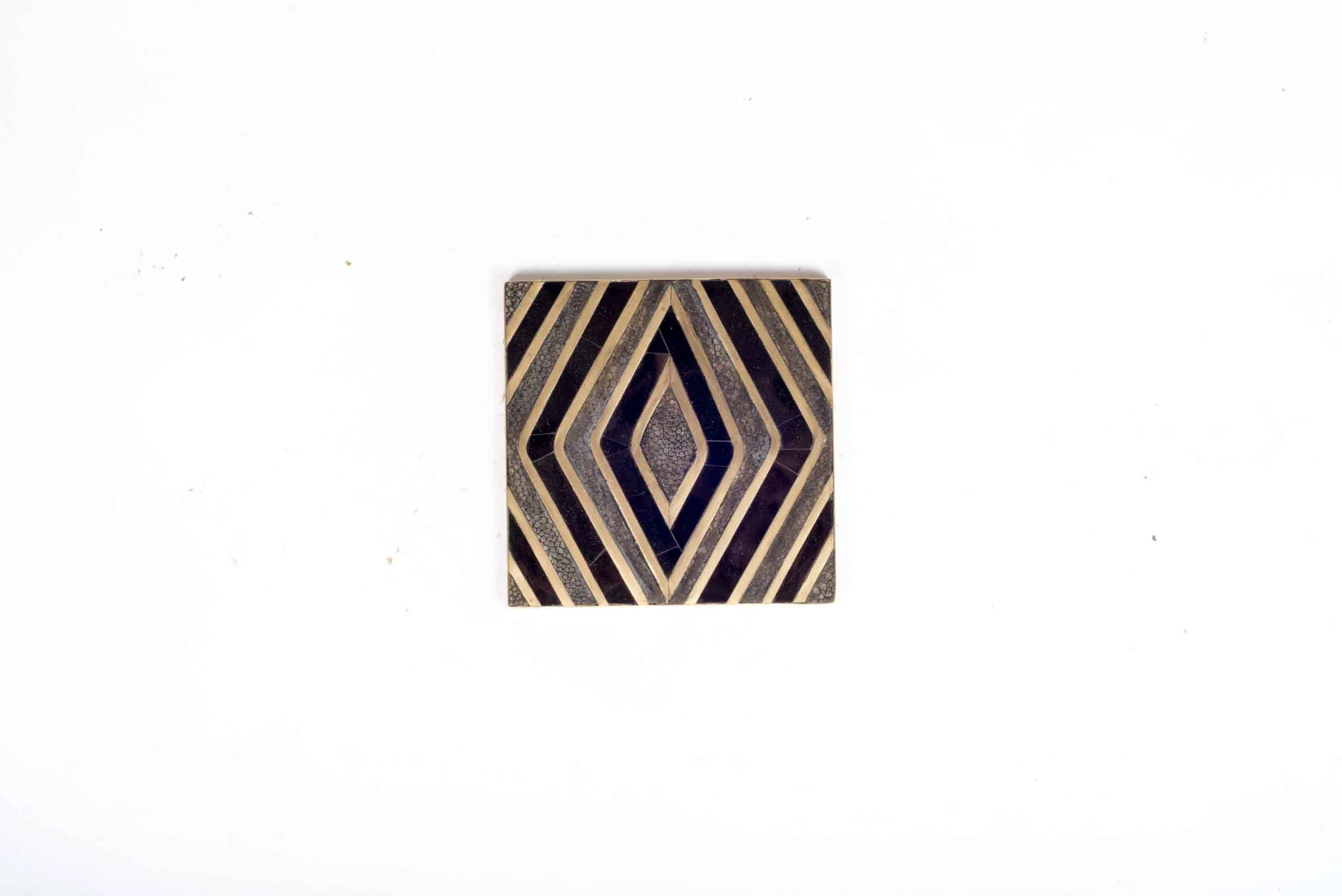 KCO03-D101-L9-V1-Product-shop-Kifu-Paris-Texture-Shagreen-Shell-Interior-Tabletop=Decor-Accesories-Furniture.jpg