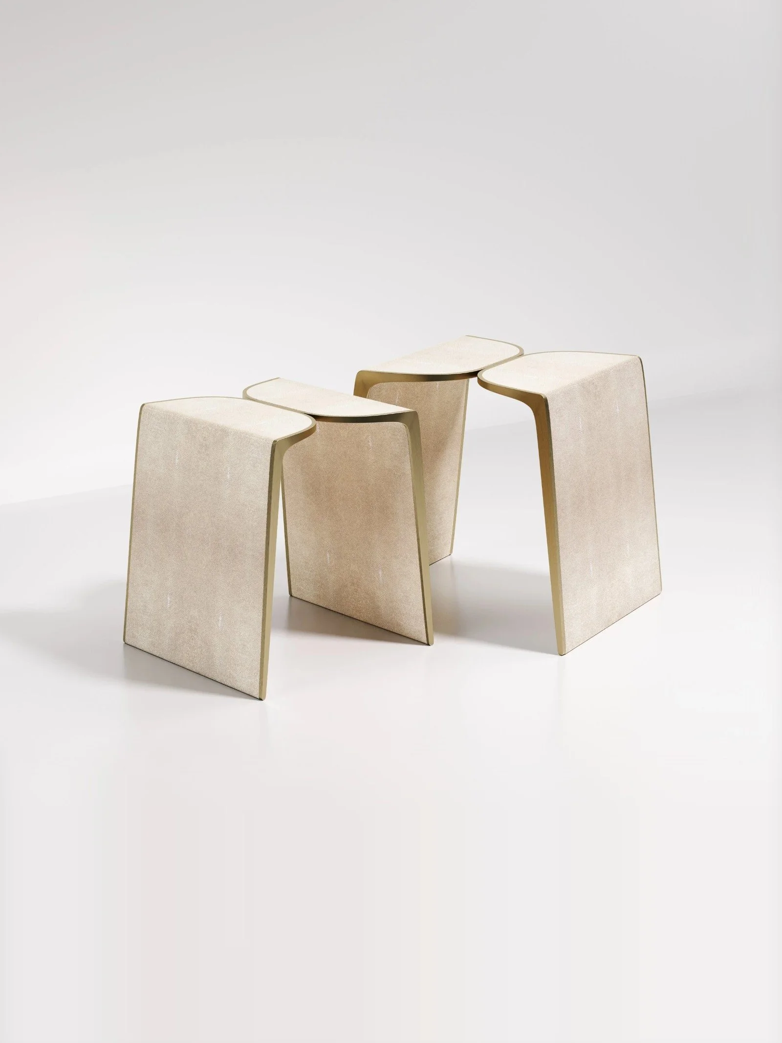 Kiss Nesting Tables
