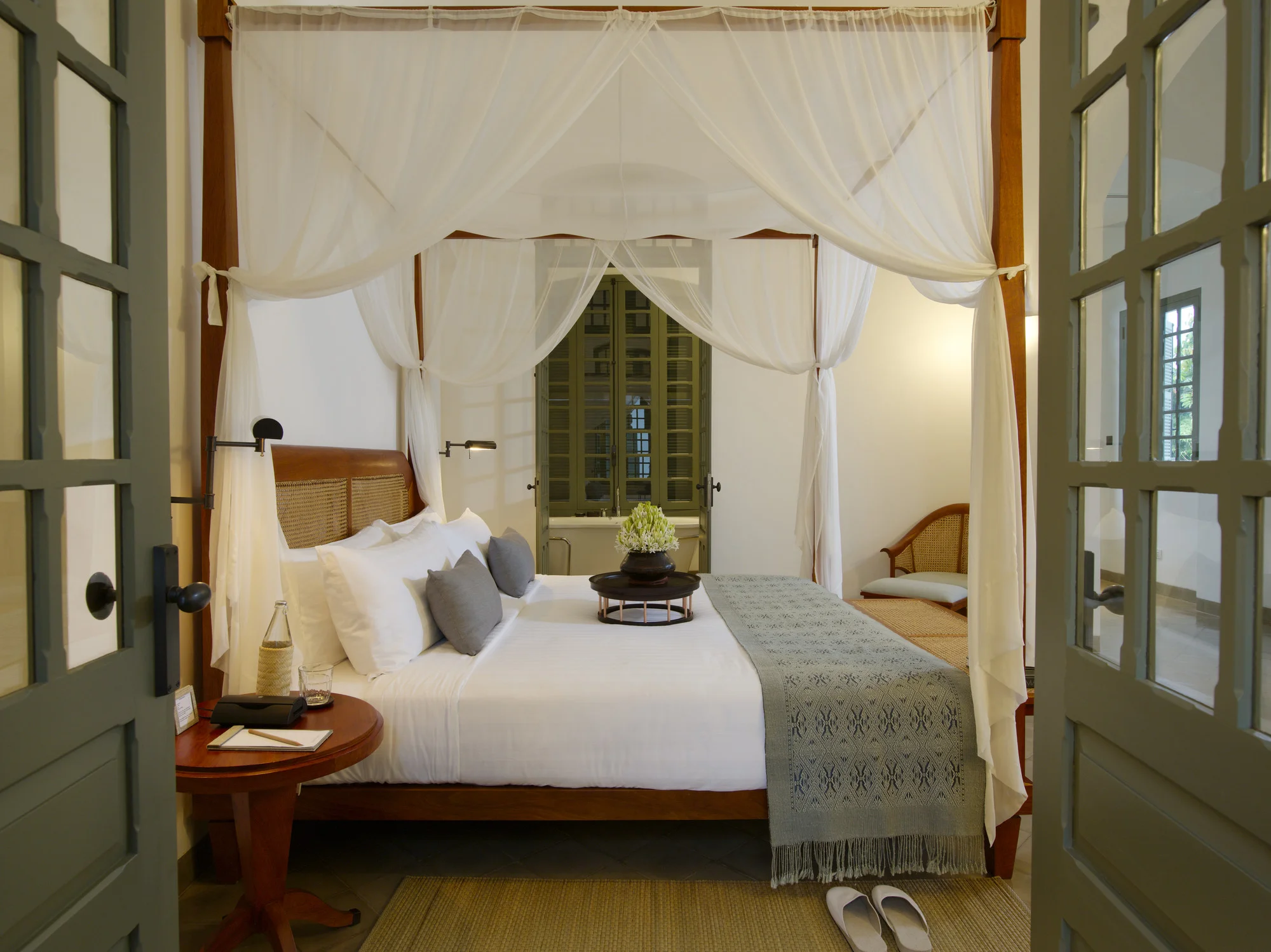 RS1162_Amantaka-Mekong-Suite-Bedroom-lpr-2.jpg
