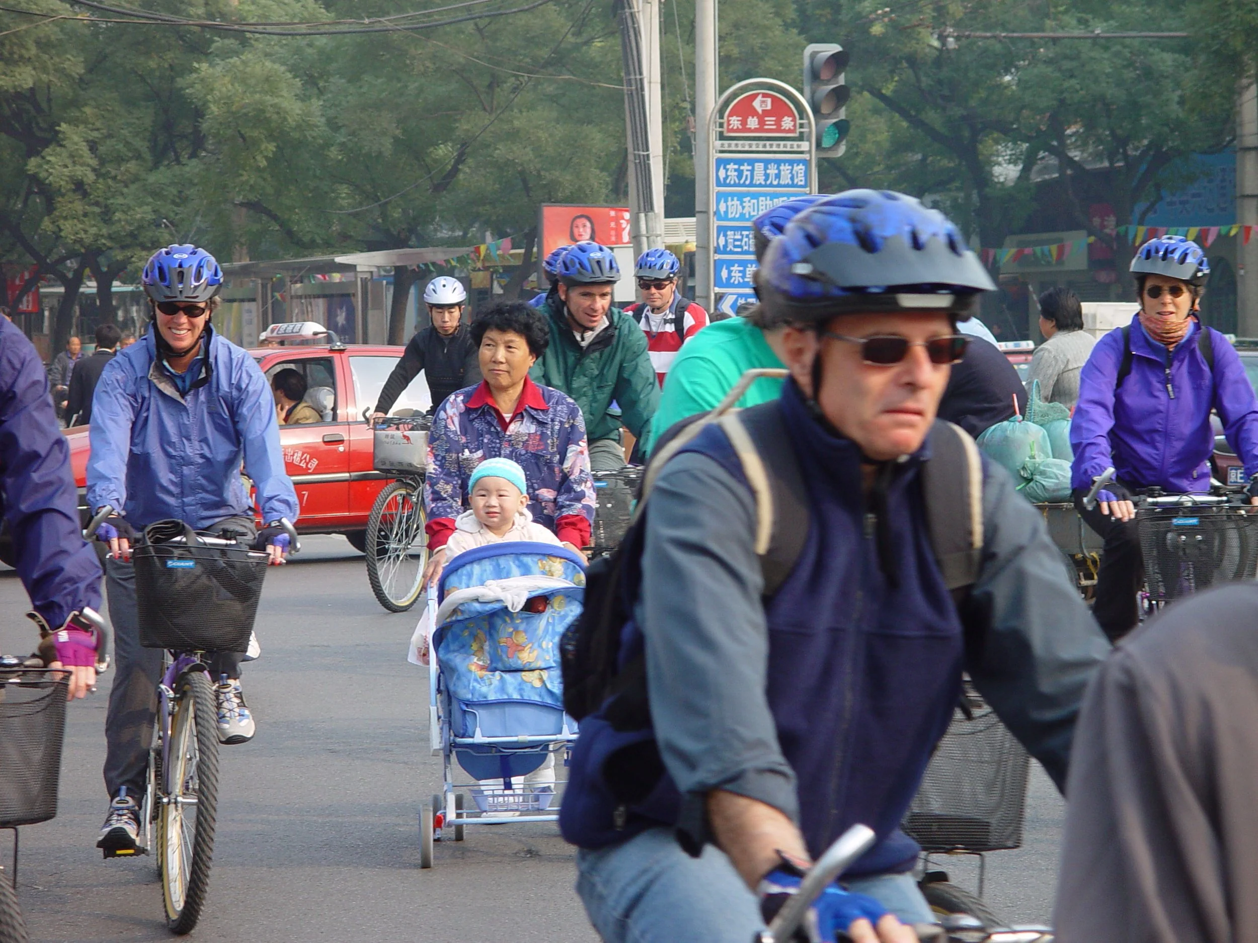 Beijing 2002--Huttong 003.jpg