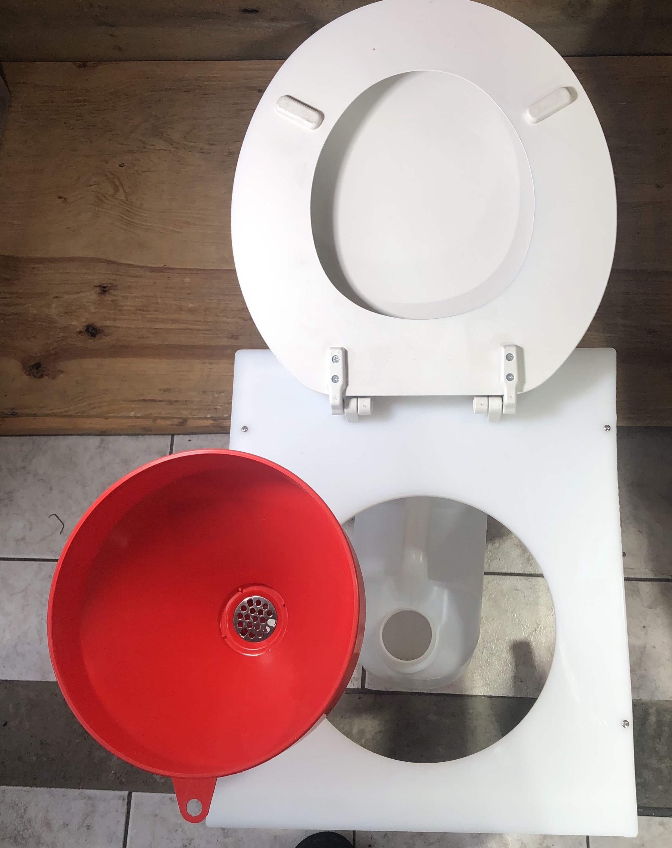 TFP Pee Toielt 3.JPG