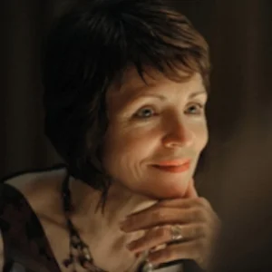 Joyce 200 x200.jpg