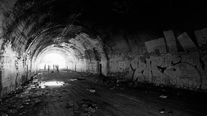 Belmont-Tunnel-2000-by-eyetwist-via-flickr-700x394.jpg