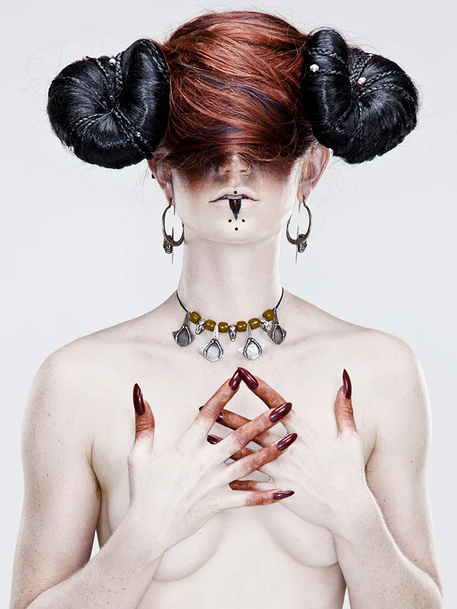 Miyu Decay Berber Macabre