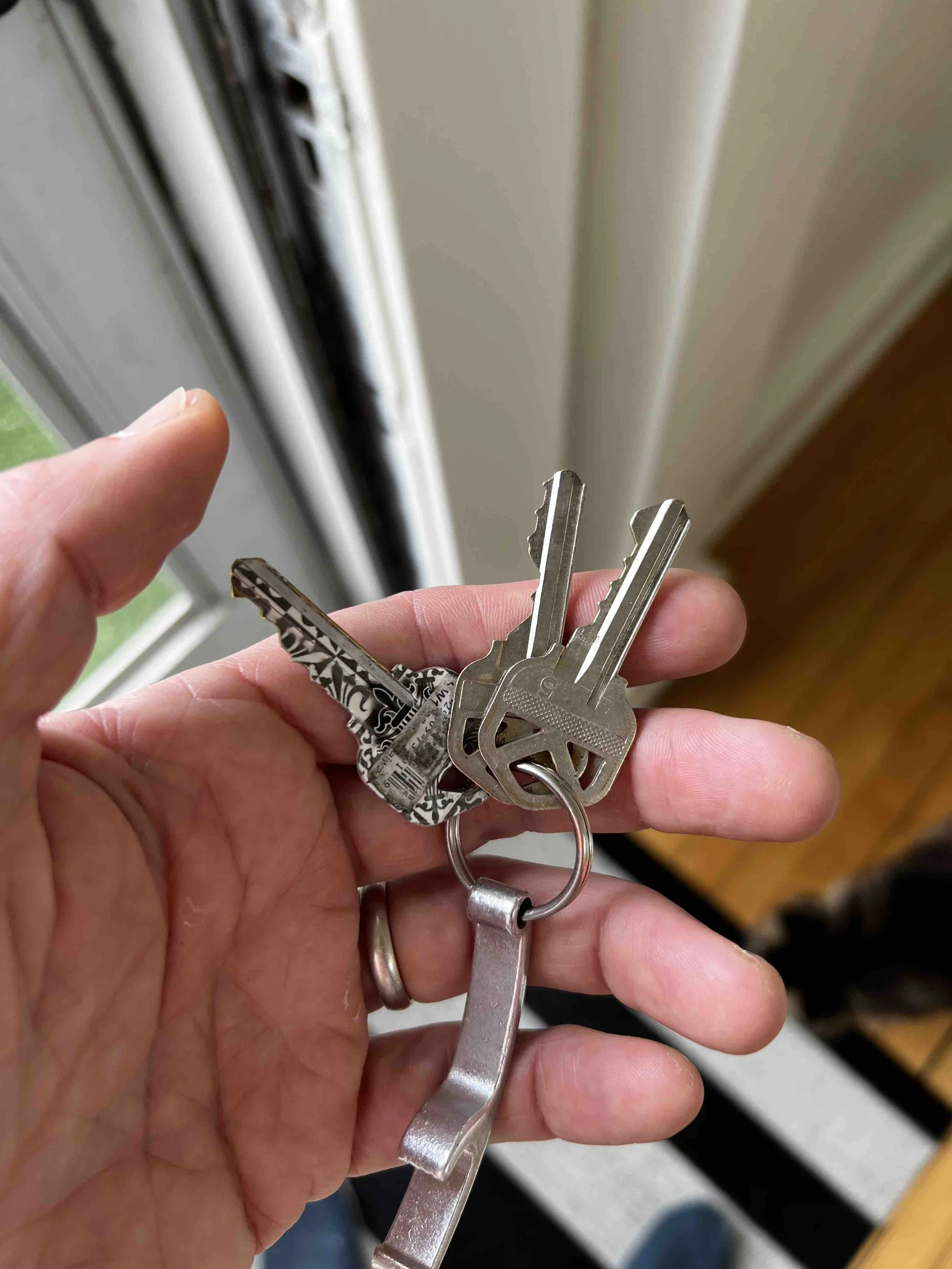 0033 - keys to first house