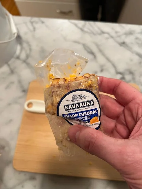 0779 - cheese log