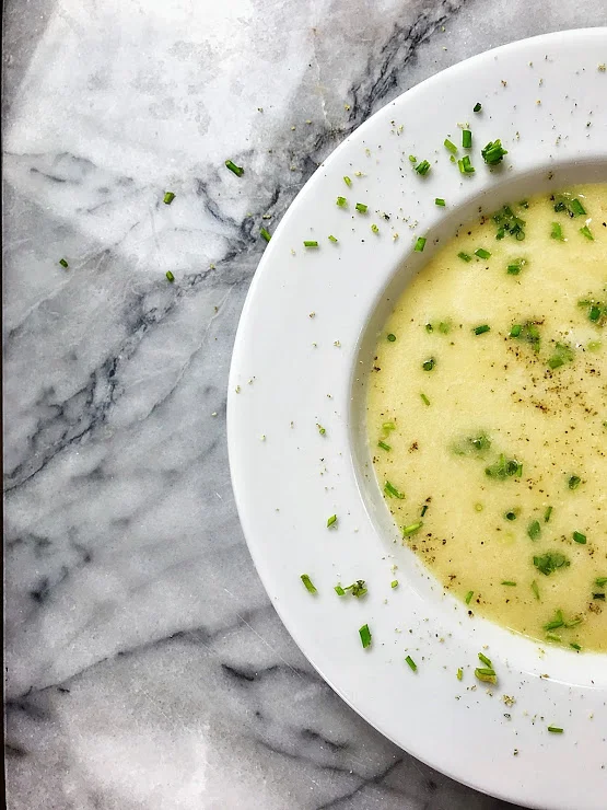 SO CREAMY CAULIFLOWER LEEK SOUP [GF, VEGAN, PALEO, WHOLE 30]