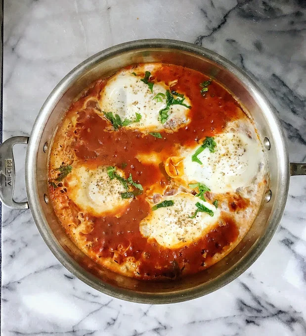 EGGS POACHED IN SAUCE [WHOLE 30, GF, KETO, PALEO]